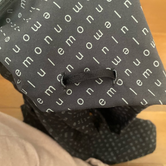 Rare Lululemon, size 10 leggings - Picture 6 of 7